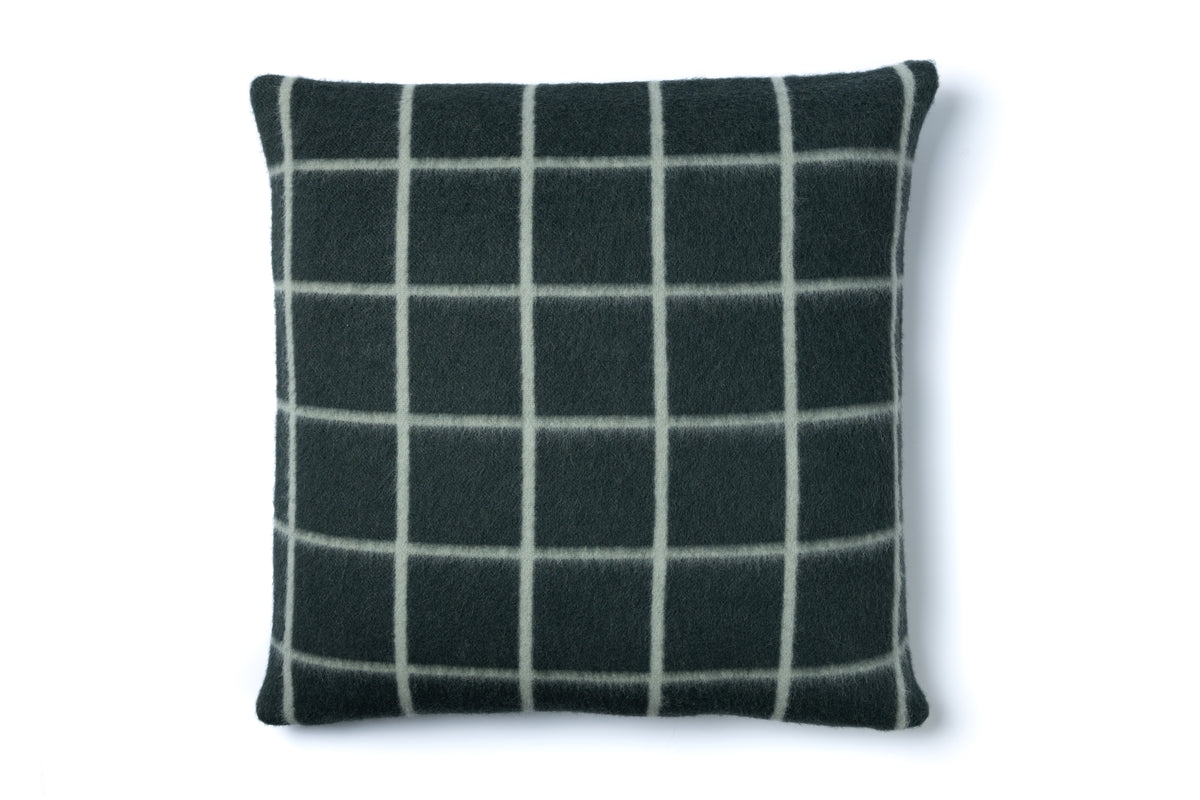 UMI HEIRLOOM THROW PILLOW 23" x 23"