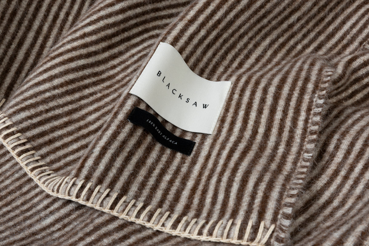 CORTEZ REVERSIBLE THROW. ZERO DYE