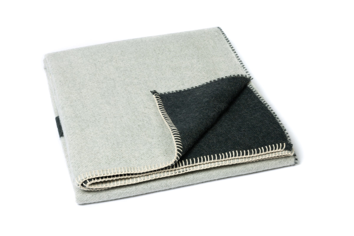 BERLIN REVERSIBLE THROW