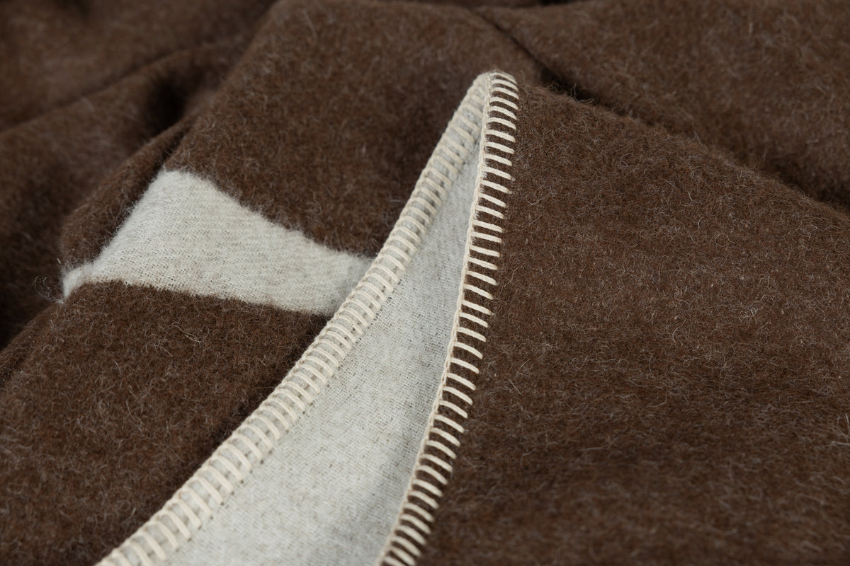 BERLIN REVERSIBLE THROW. ZERO DYE