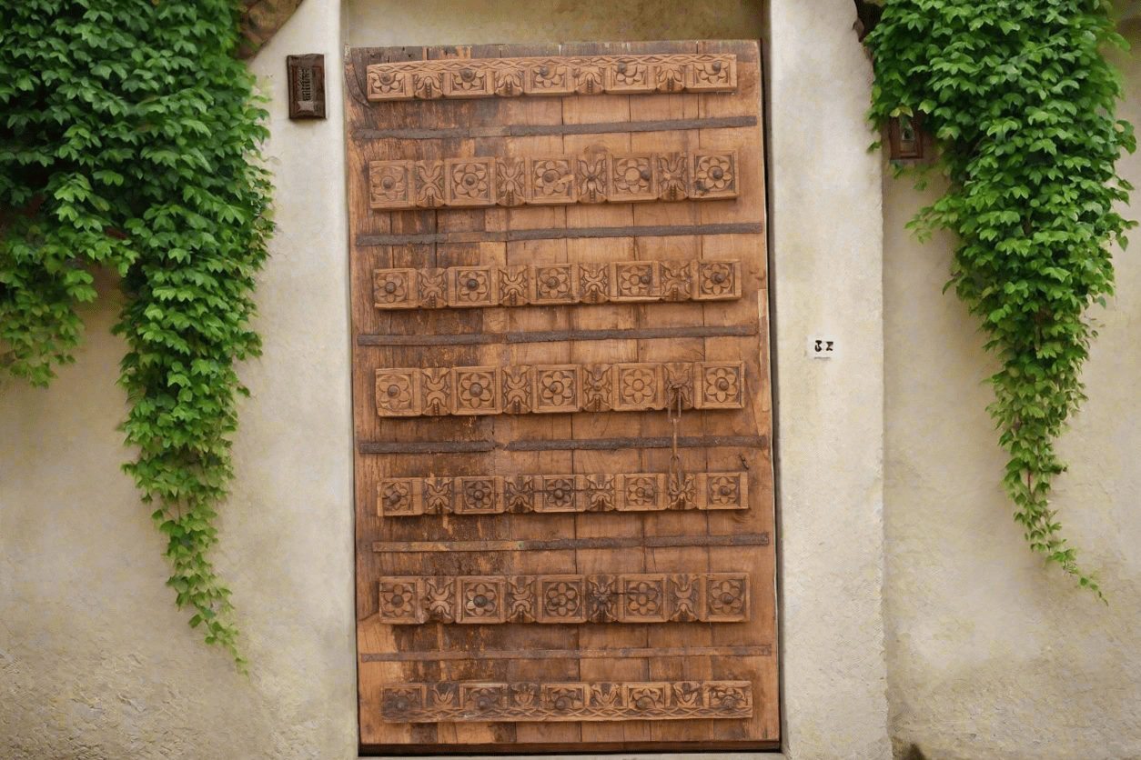 Antique Floral Carved Indian Gate - Cultheir