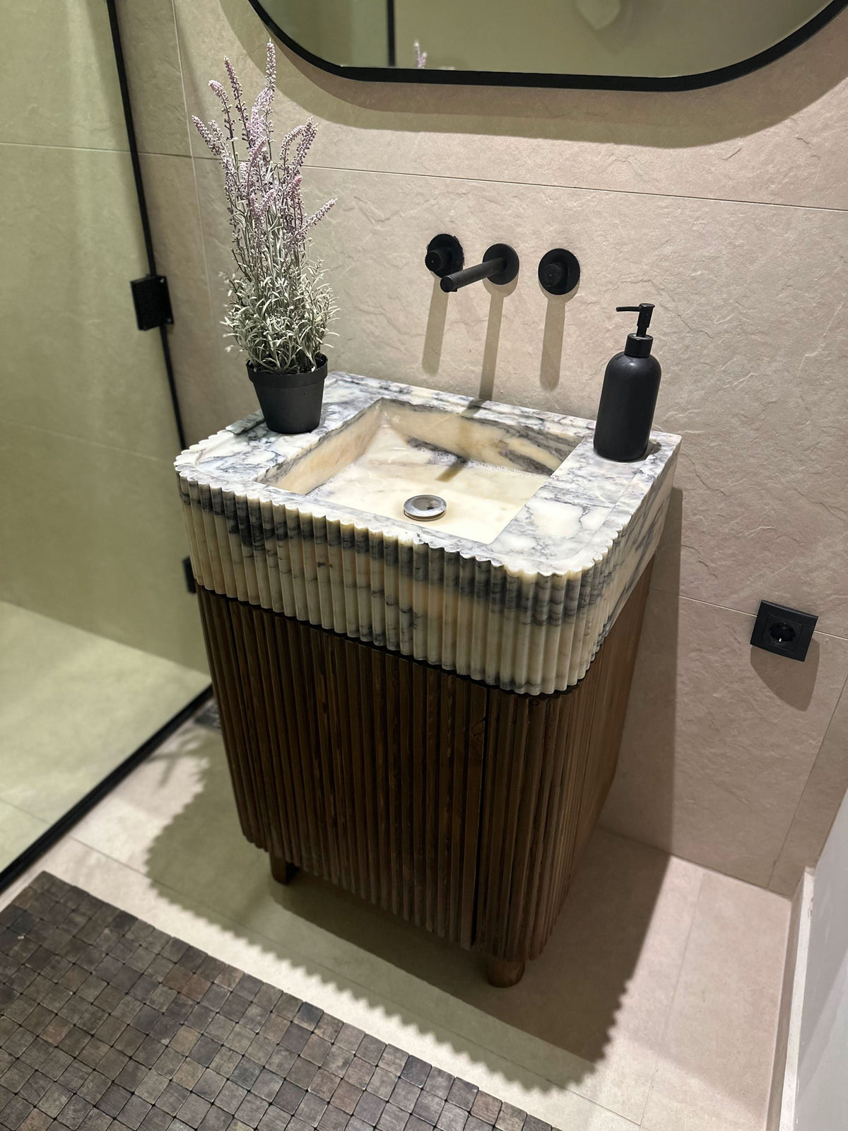 Custom Stone & Wood Cabinetry - Cultheir