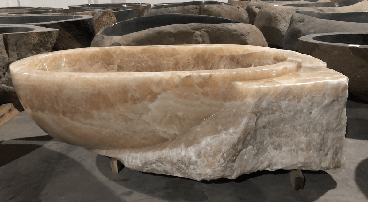 Limited - Edition Sculptural Onyx Bathtub - Cultheir