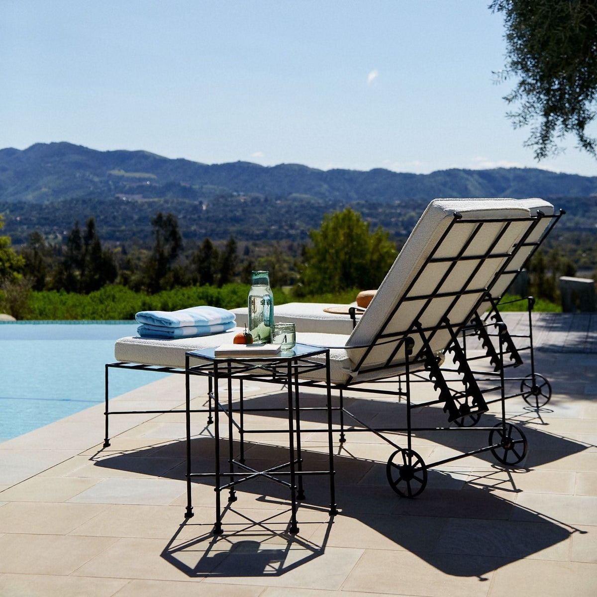 Provence Outdoor Chaise Lounge - Boucle - Cultheir