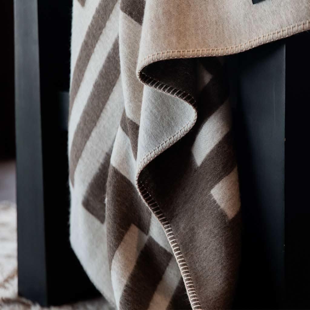 Rosin Reversible Throw - Brown - Cultheir